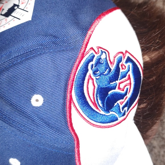 Fan Favorite Chicago Cubs Embroidered Logo & Lettering Blue Strapback Hat NWT - Picture 5 of 12